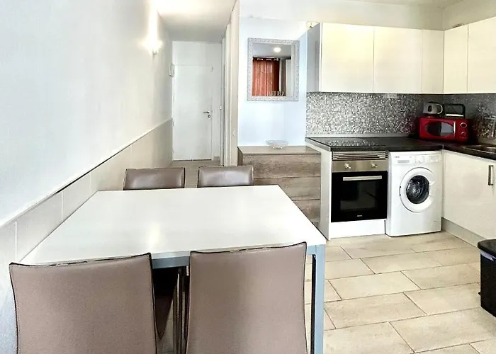 Optimist Apartment *